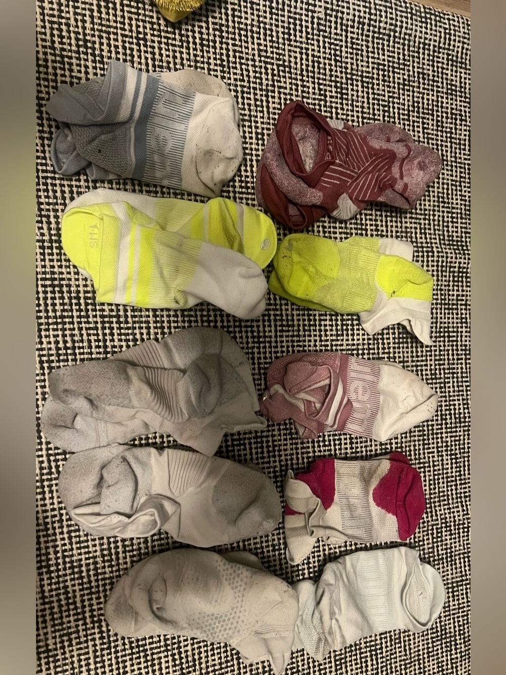 Lululemon 10 pairs of socks